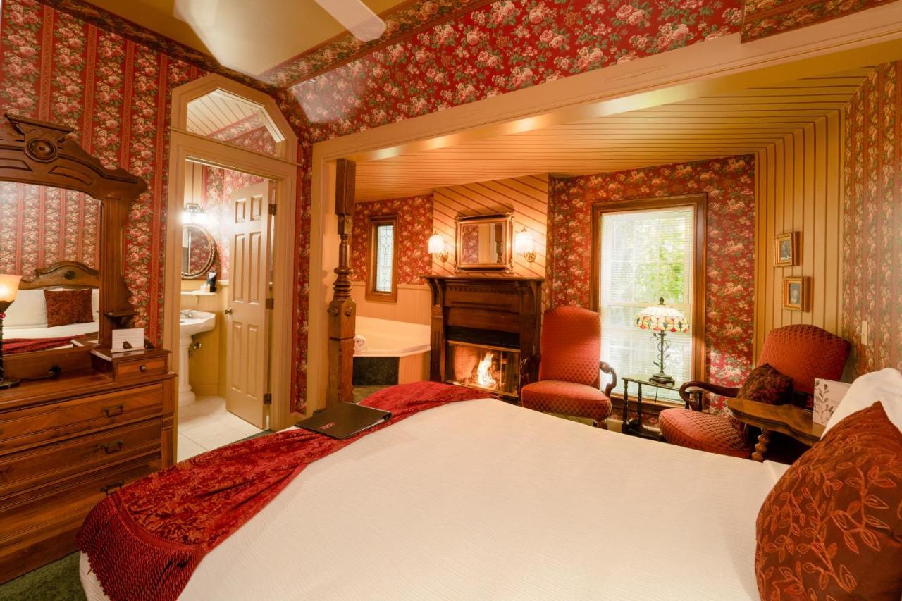 Yelton Manor Bed And Breakfast South Haven Phòng bức ảnh